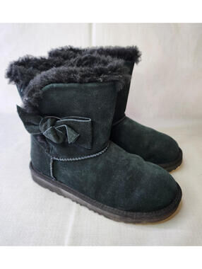 UGG Kids Black Suede Bow Accent Bootie US Size 3 1118538K Faux Fur Lining